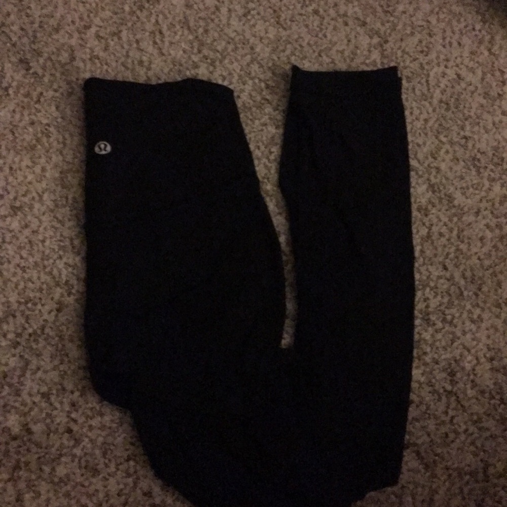 black lululemon leggings!